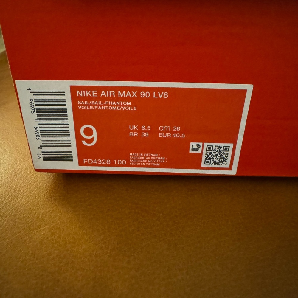 Nike Air Max 90 LV8